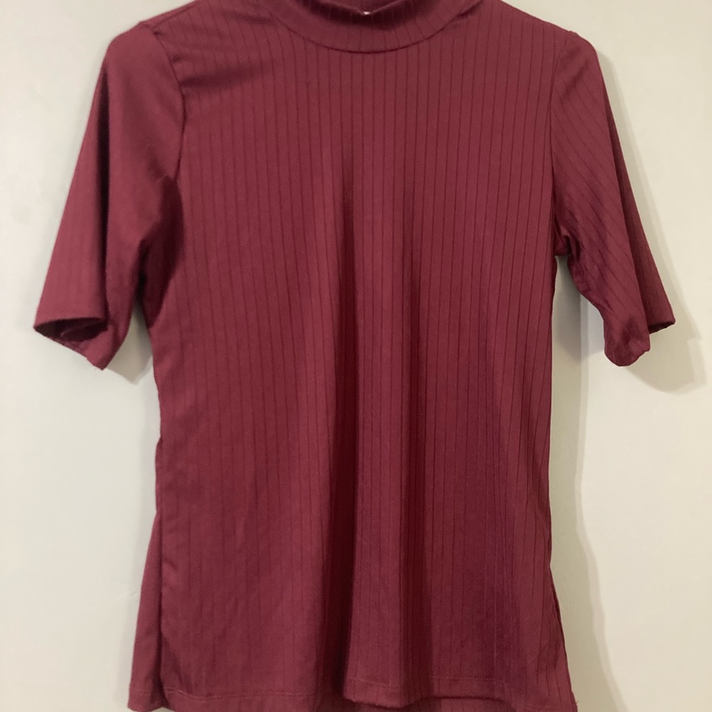 Cute maroon shirt